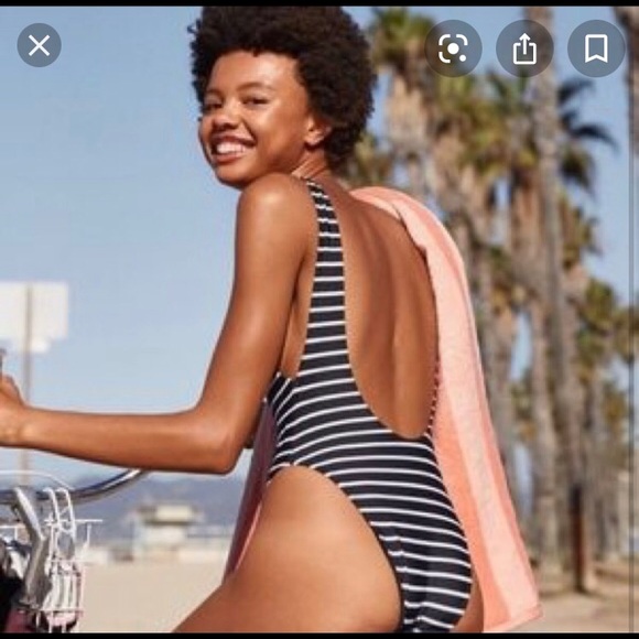 Aerie Super Scoop One piece SwimSuit - Picture 2 of 3